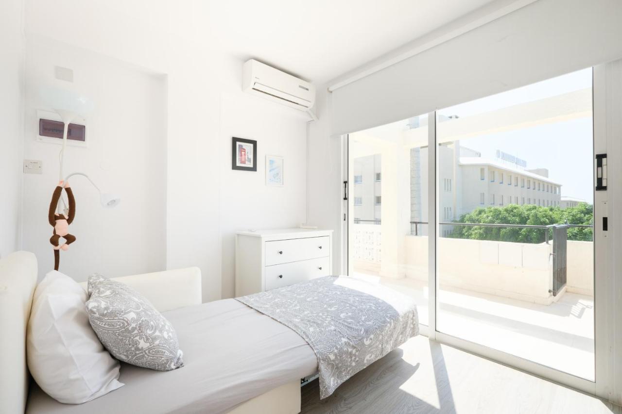 Seaview 3 Bedroom Kings Road Penthouse Paphos Eksteriør bilde