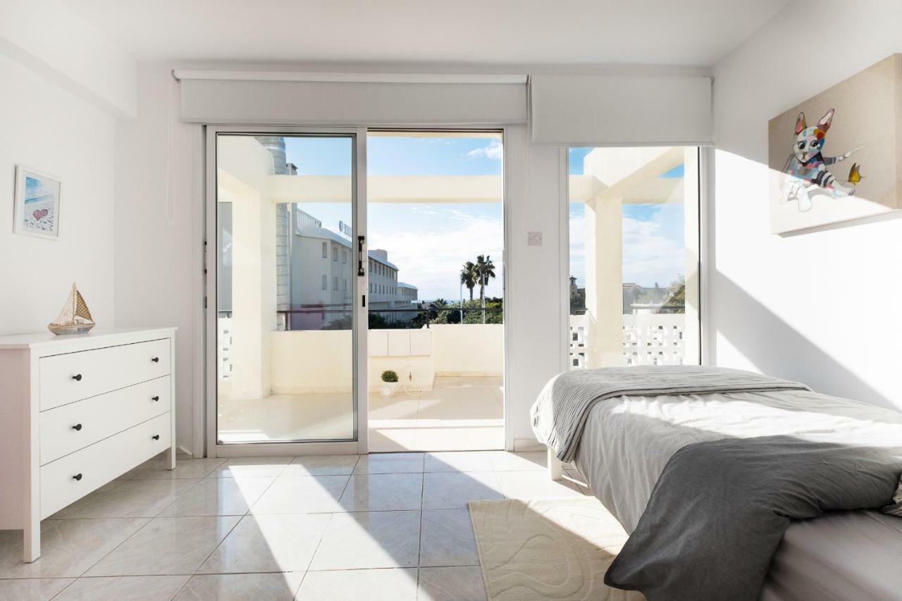 Seaview 3 Bedroom Kings Road Penthouse Paphos Eksteriør bilde